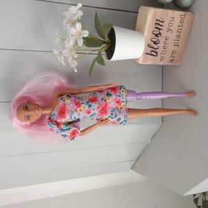 2015 Mattel Barbie Doll Fashionista Prosthetic Leg Pink Hair